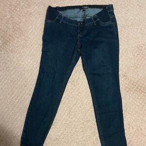 Indigo Blue Maternity Women's Navy Ankle Jeans. Size large